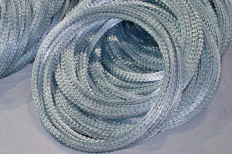 Армированная колючая лента