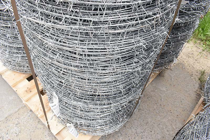 Проволока колючая одноосновная рифленая